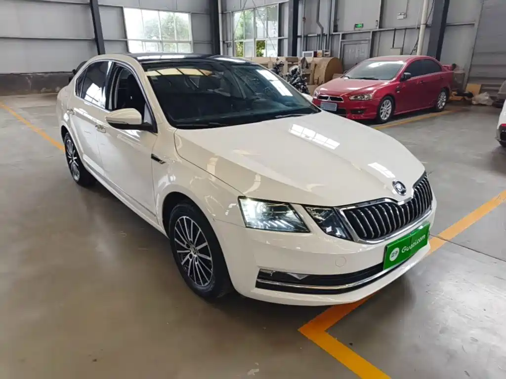 Skoda Octavia — фото 4