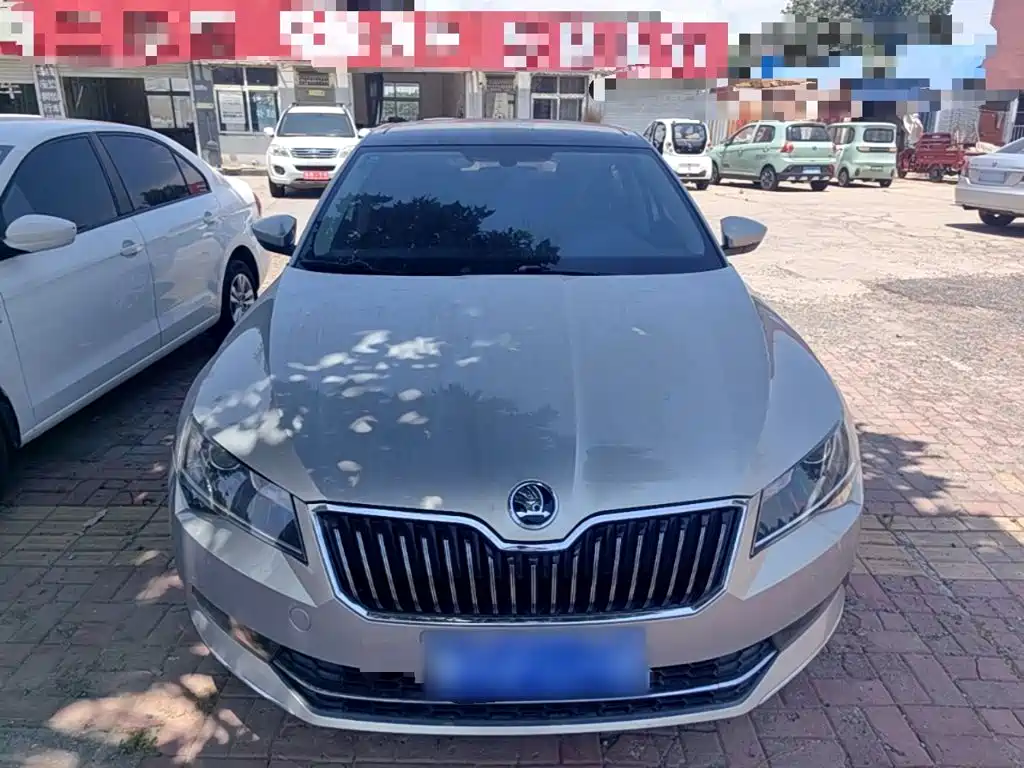 Skoda Superb — фото 3