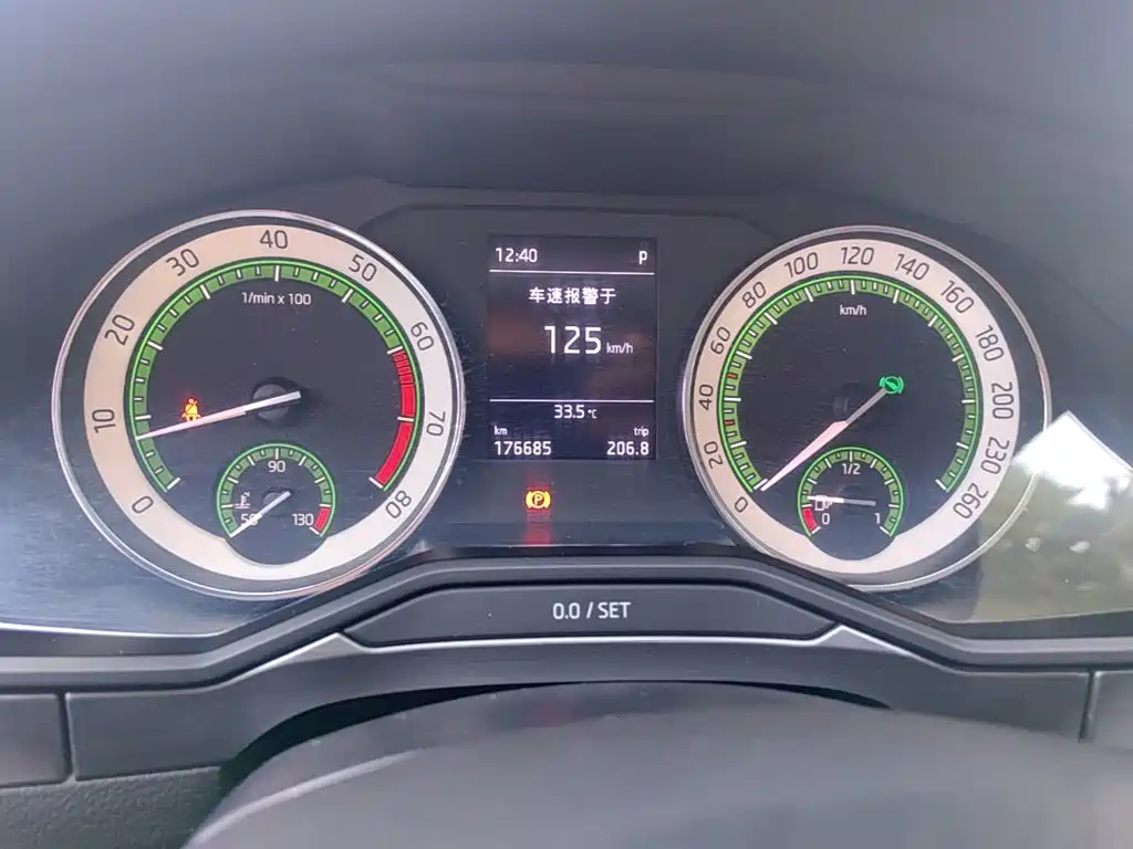 Skoda Superb — фото 8