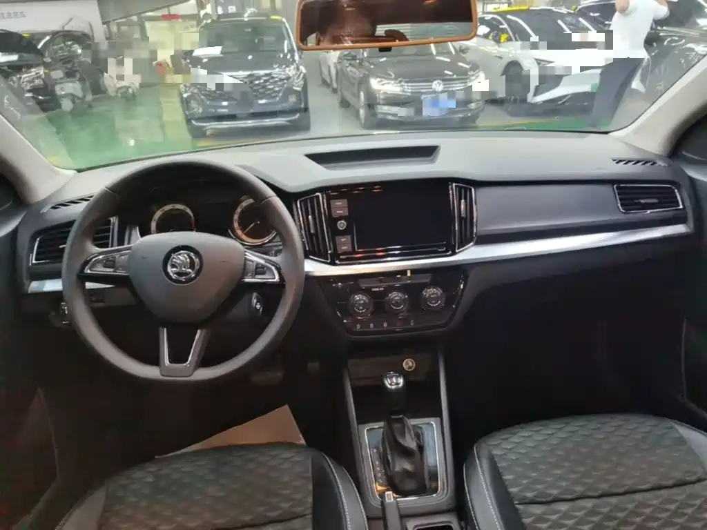 Skoda Kamiq — фото 10