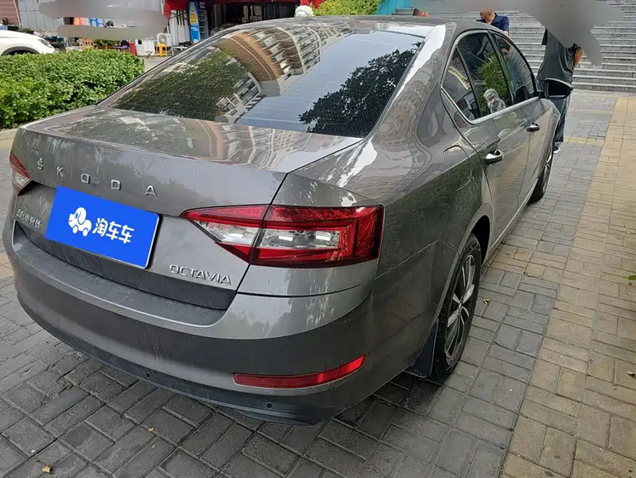 Skoda Octavia — фото 3