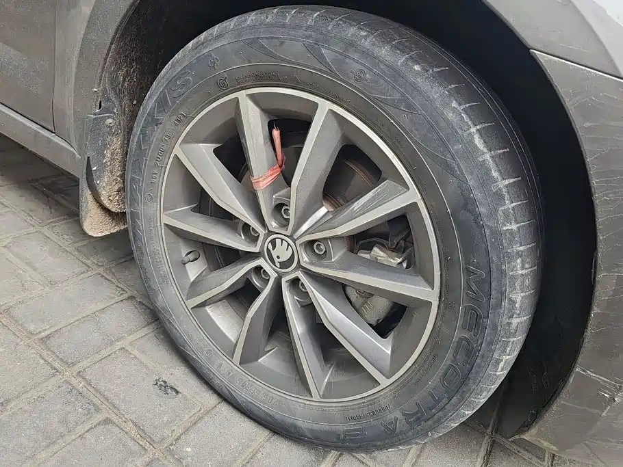 Skoda Octavia — фото 6