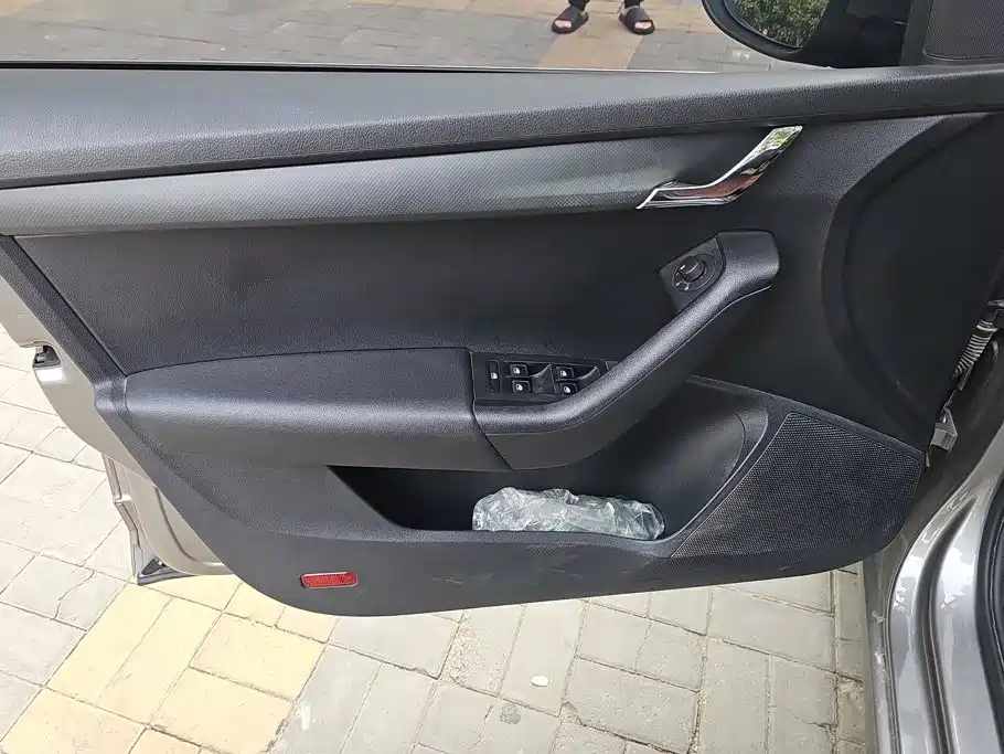 Skoda Octavia — фото 7