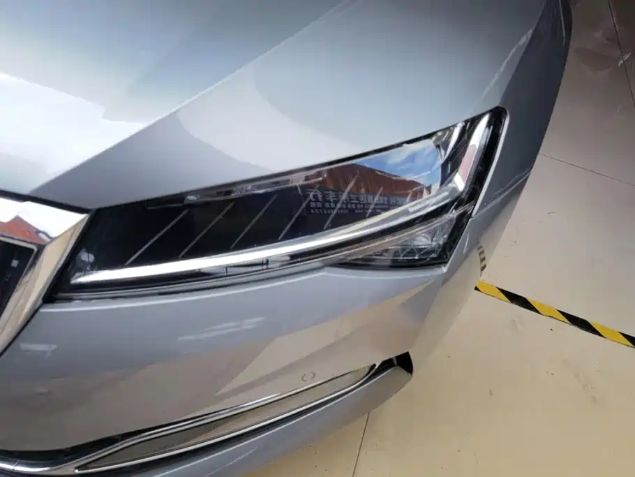 Skoda Superb — фото 5