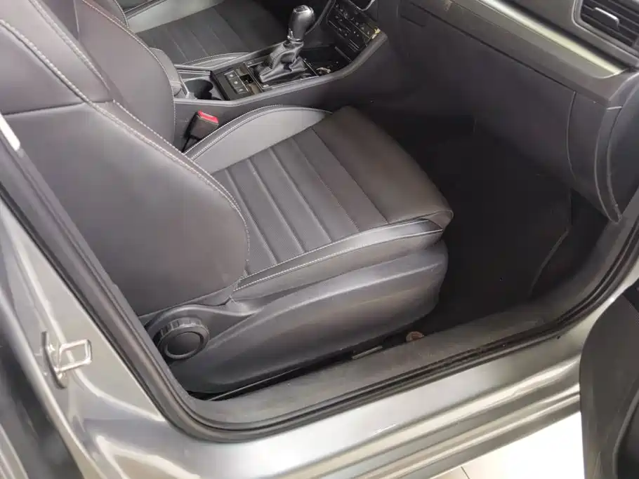 Skoda Superb — фото 8