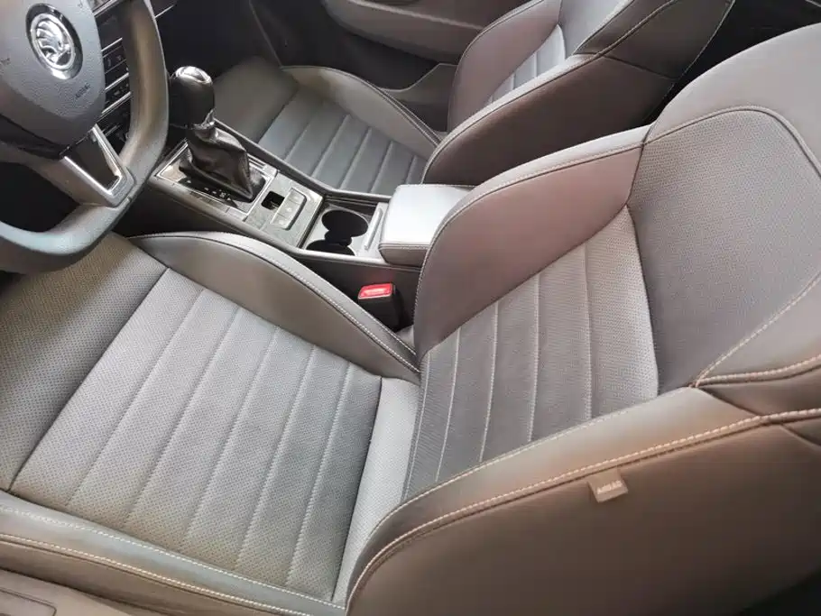 Skoda Superb — фото 9