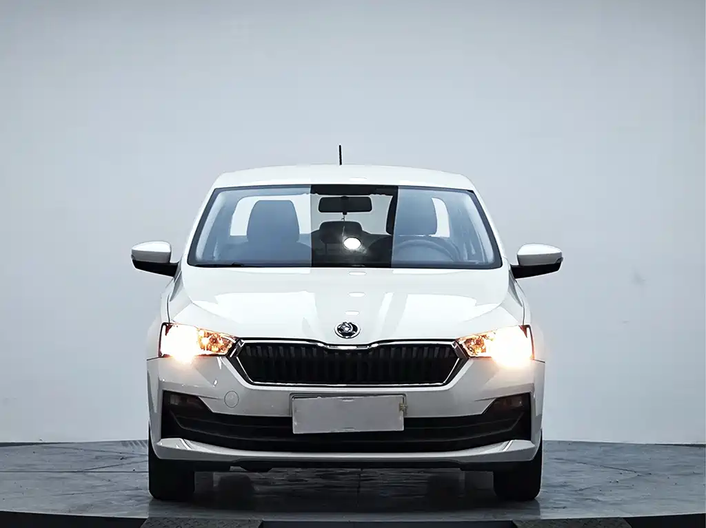 Skoda Rapid — фото 3