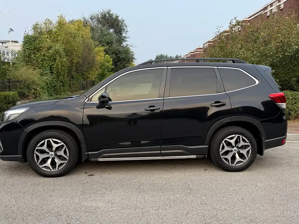 Subaru Forester — фото 8