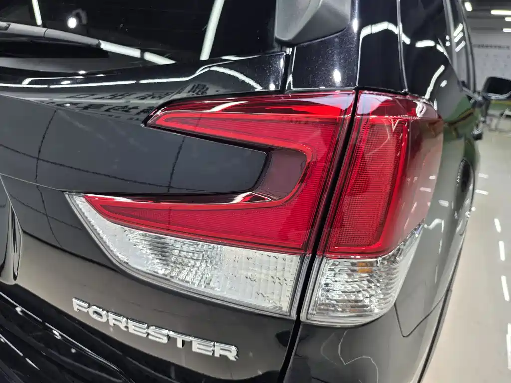 Subaru Forester — фото 8