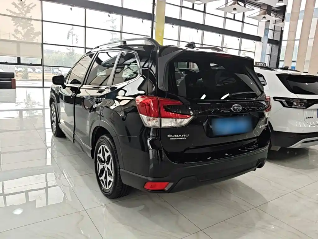 Subaru Forester — фото 5
