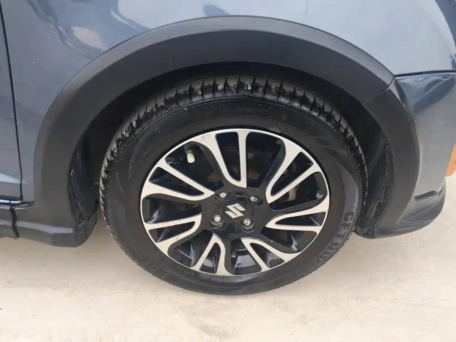 Suzuki Swift — фото 6