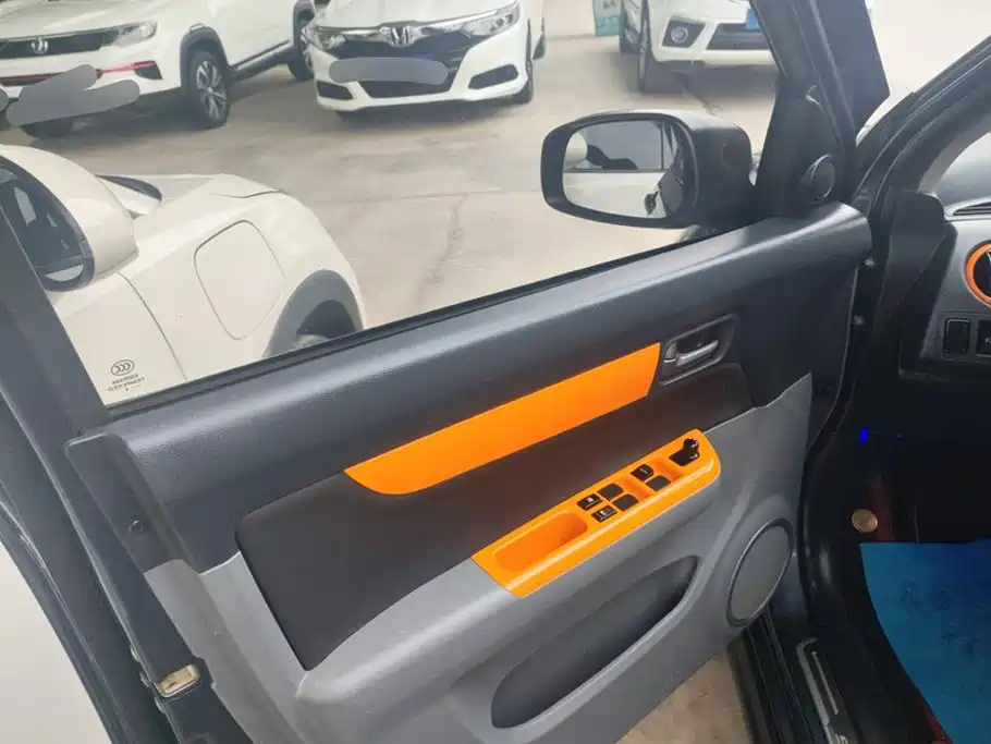 Suzuki Swift — фото 7