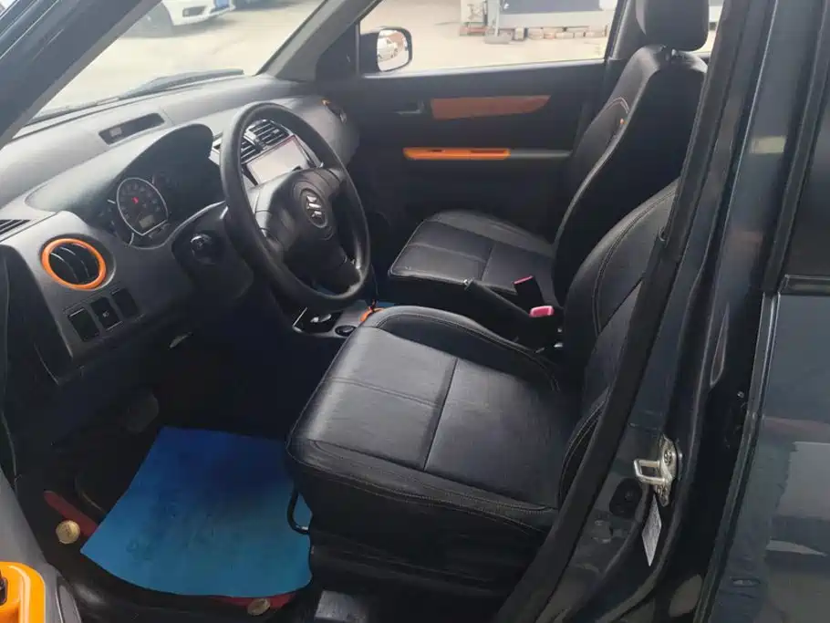 Suzuki Swift — фото 9