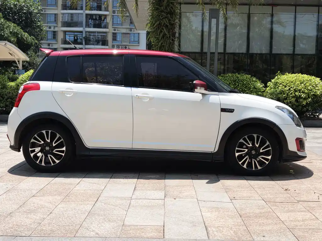 Suzuki Swift — фото 4