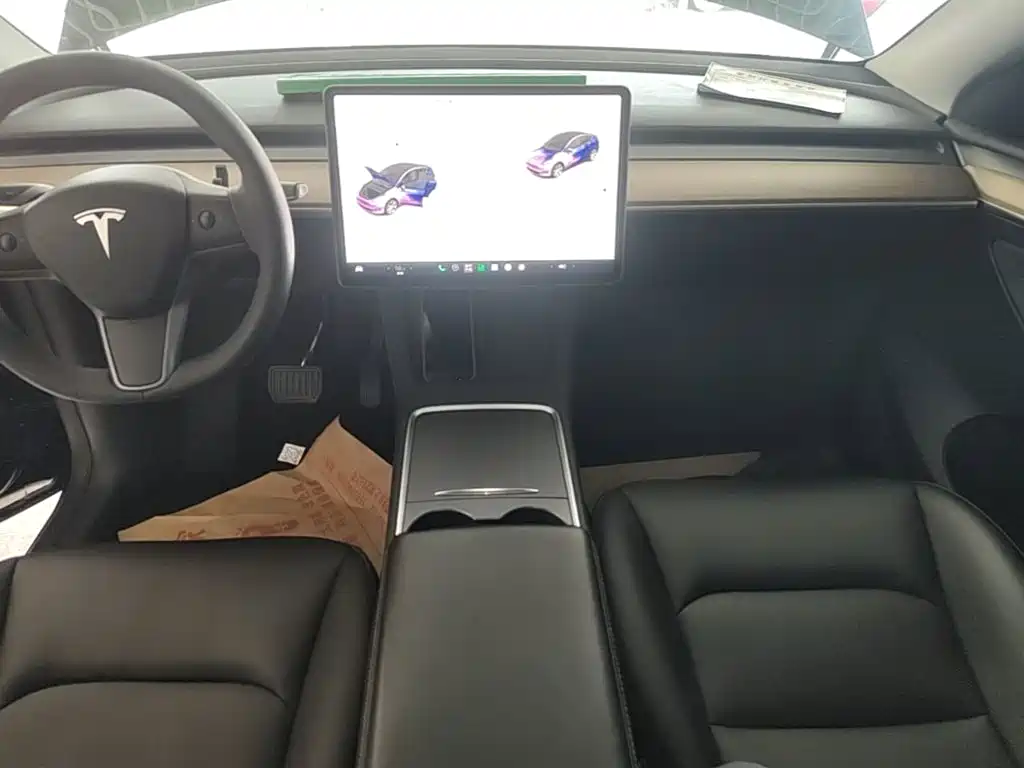 Tesla Model Y — фото 13