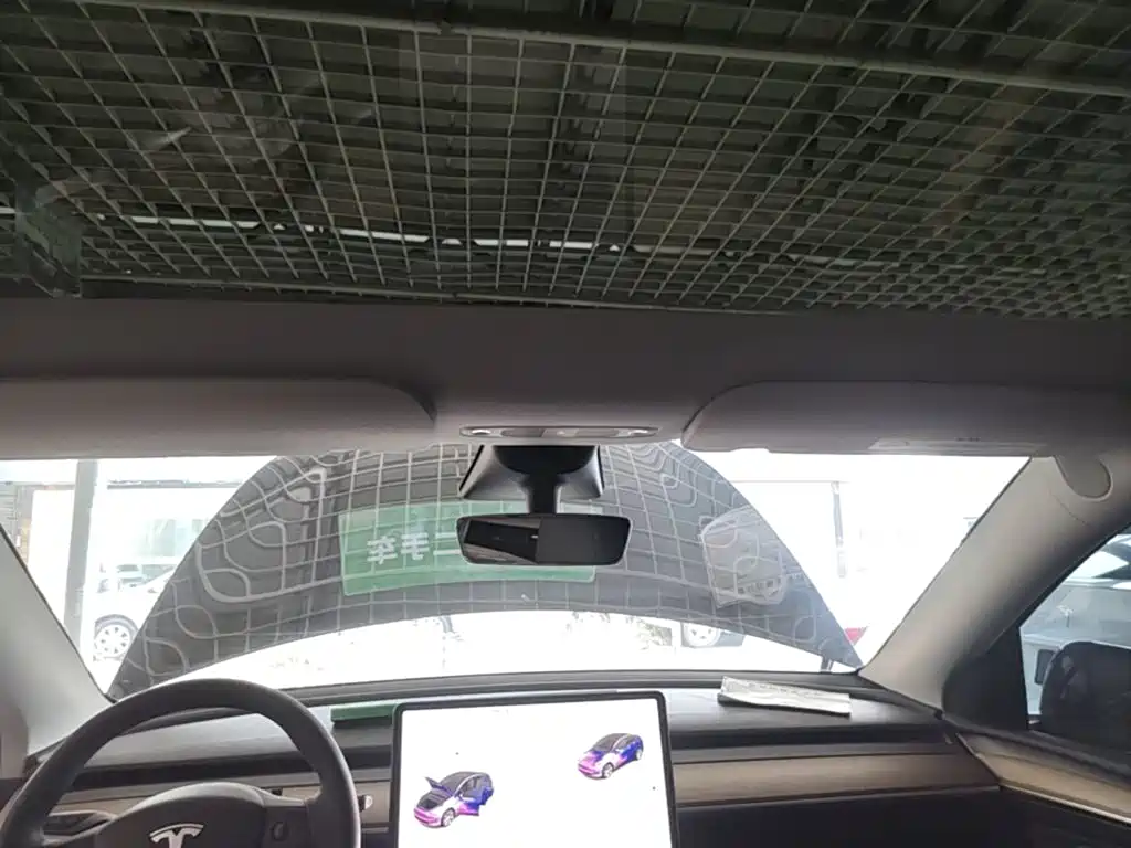 Tesla Model Y — фото 18