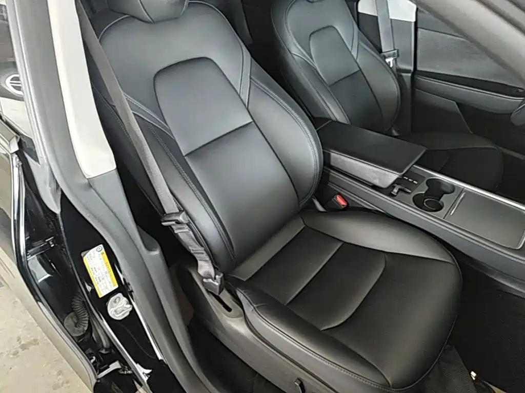 Tesla Model Y — фото 25