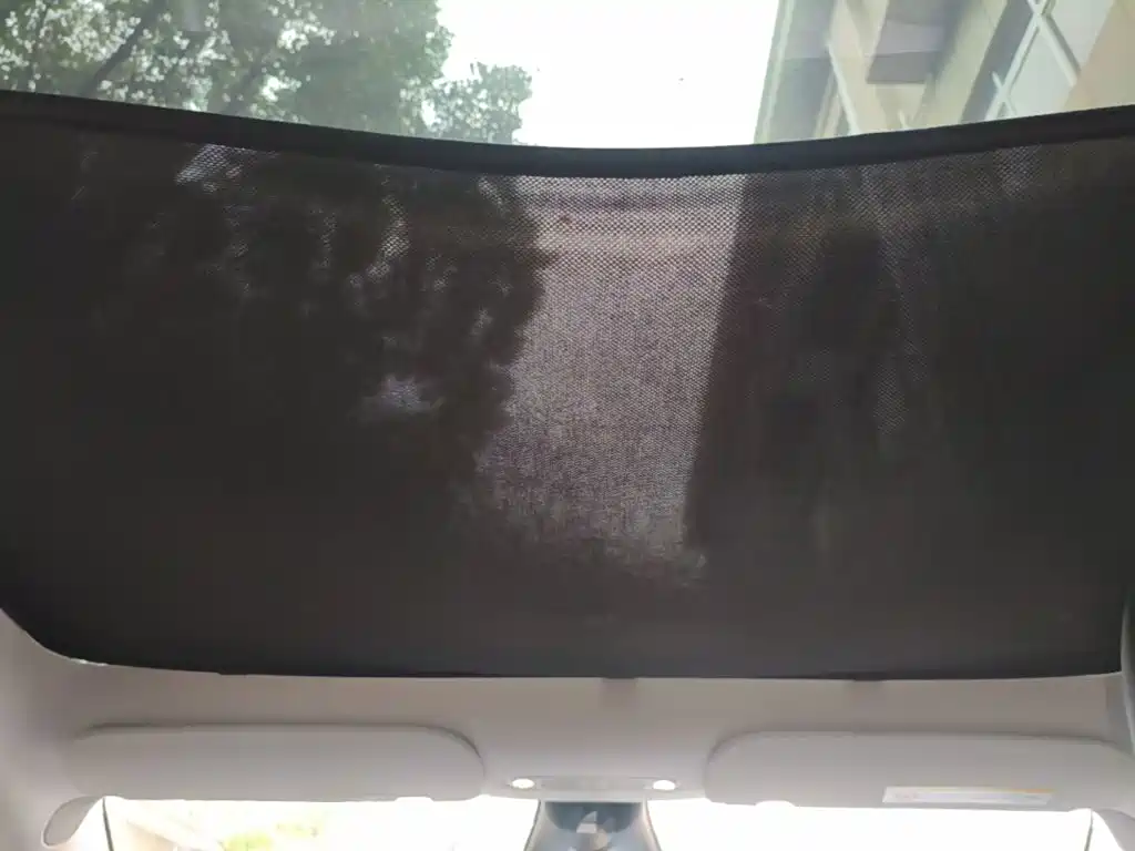 Tesla Model Y — фото 18