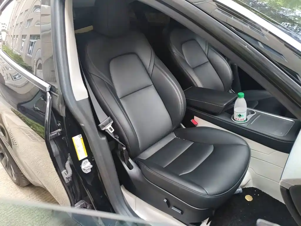 Tesla Model Y — фото 25