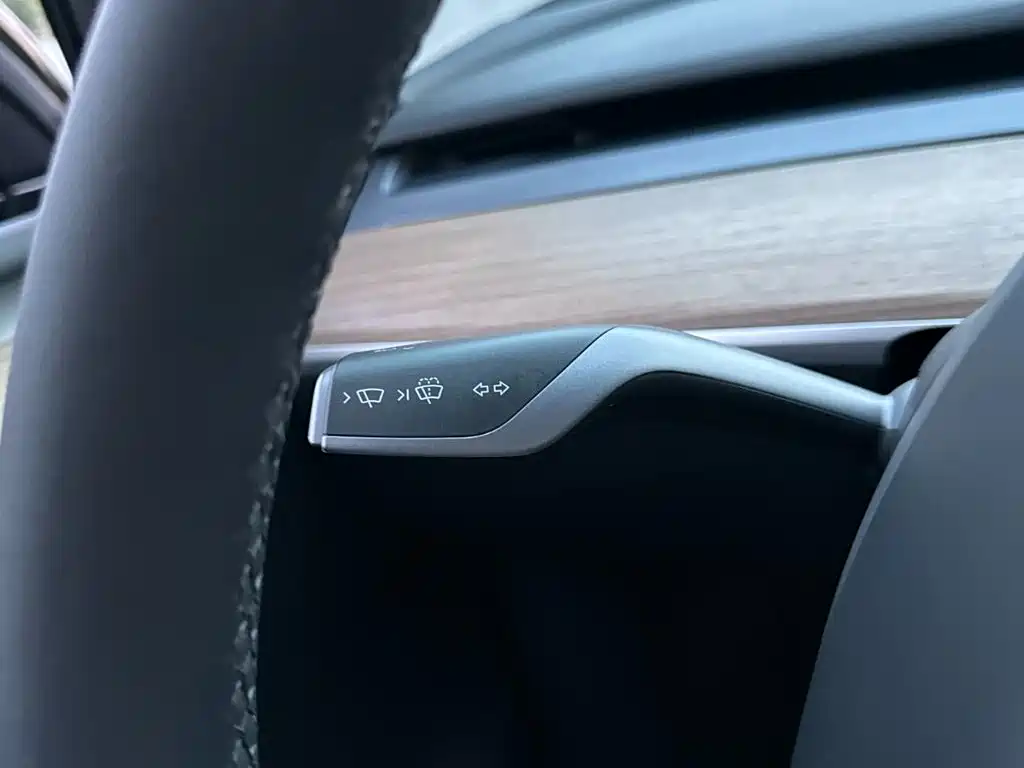 Tesla Model Y — фото 21