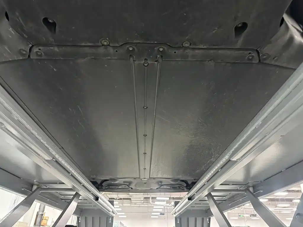 Tesla Model Y — фото 25