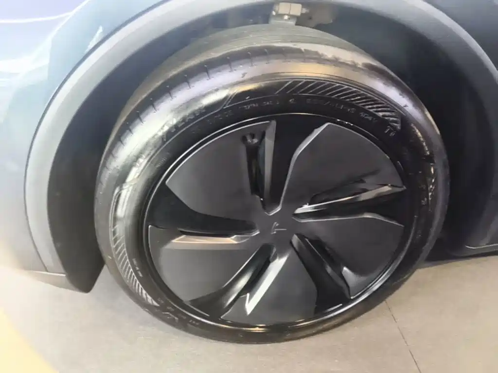 Tesla Model Y — фото 23