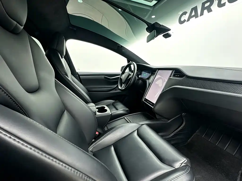 Tesla Model X — фото 9