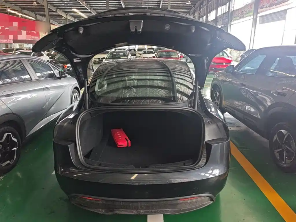 Tesla Model 3 — фото 19