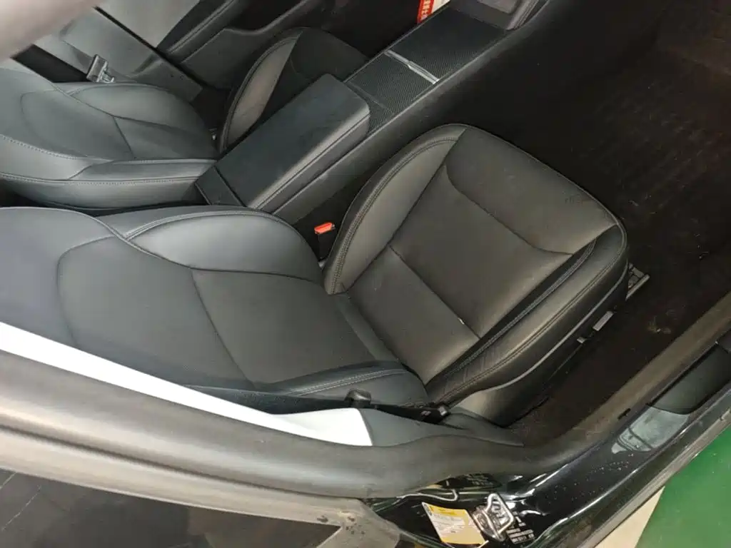 Tesla Model 3 — фото 25