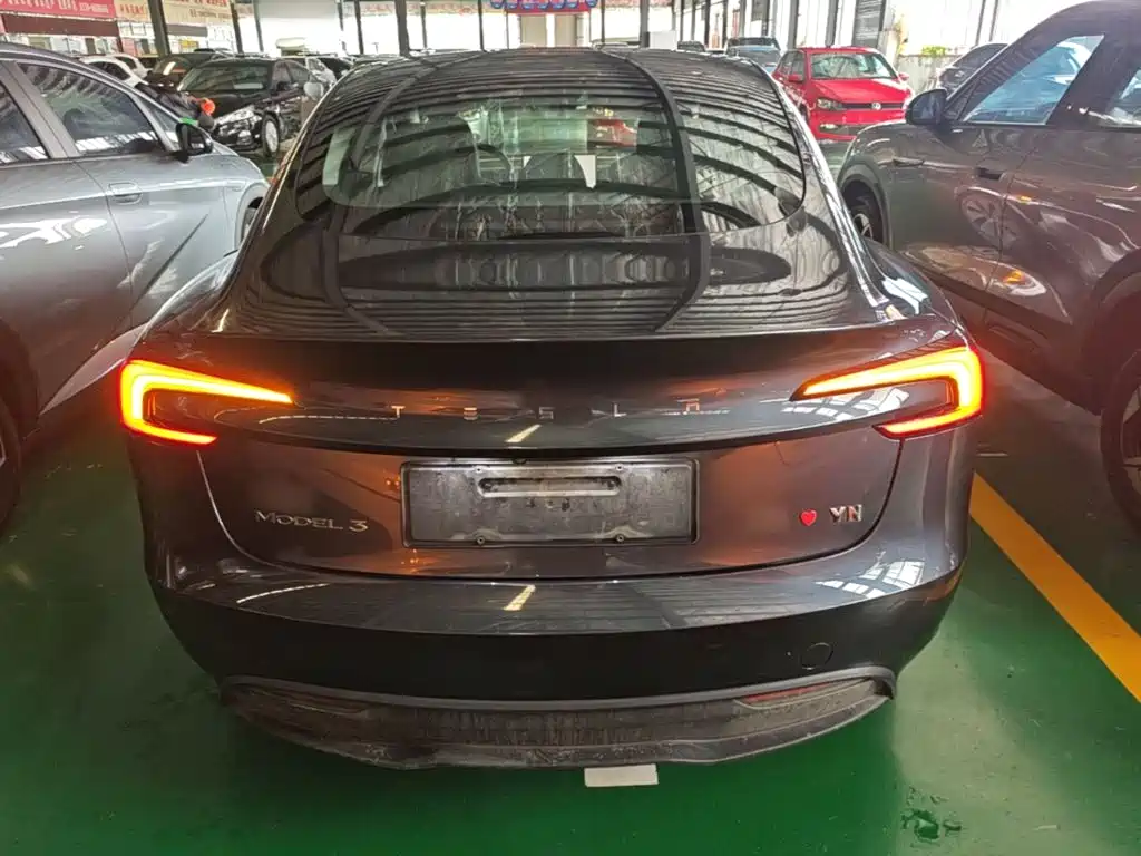 Tesla Model 3 — фото 6