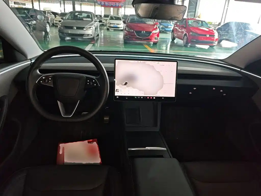 Tesla Model 3 — фото 10