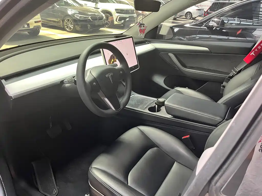 Tesla Model Y — фото 4