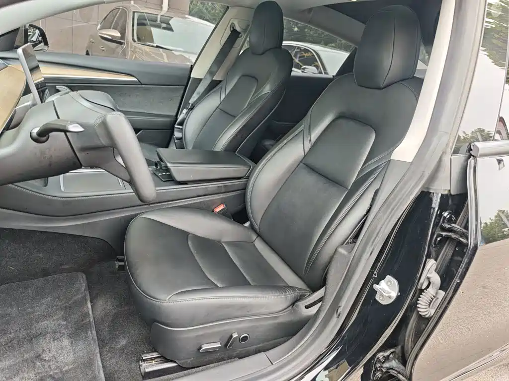 Tesla Model 3 — фото 15