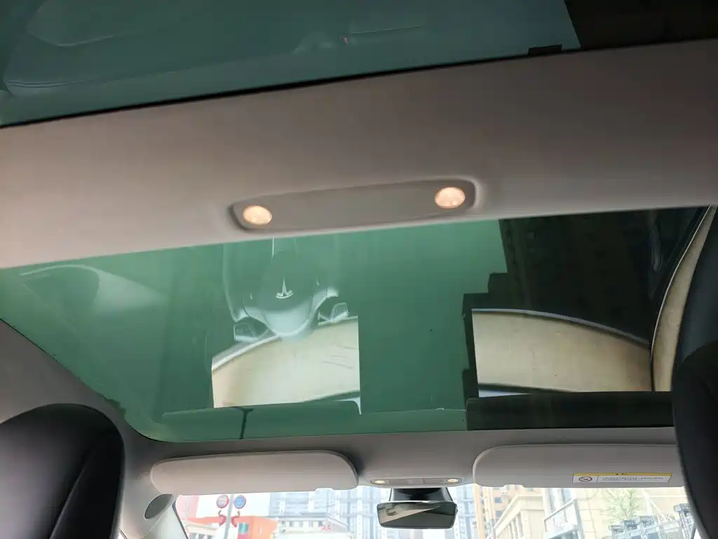 Tesla Model 3 — фото 18