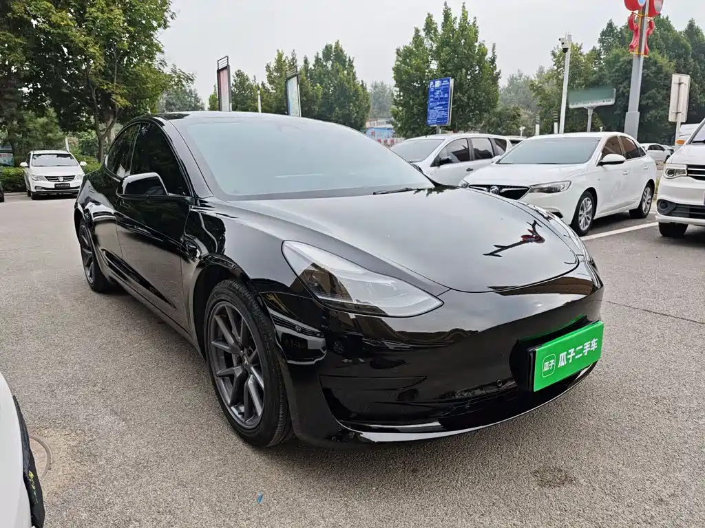 Tesla Model 3 — фото 4