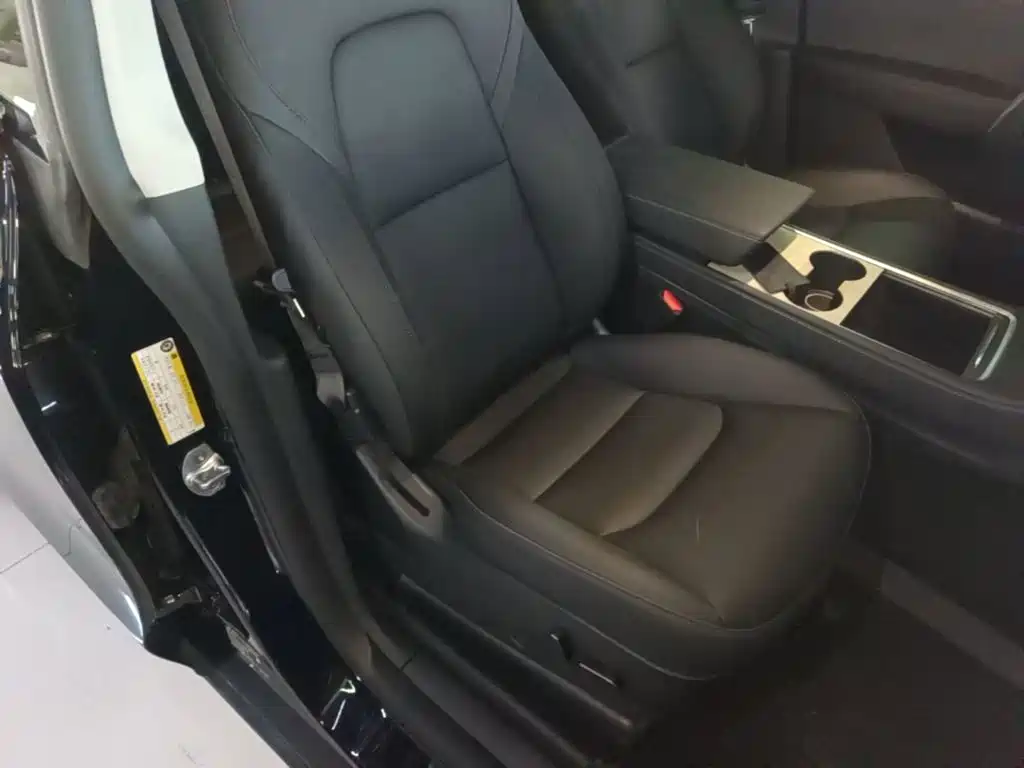 Tesla Model Y — фото 25