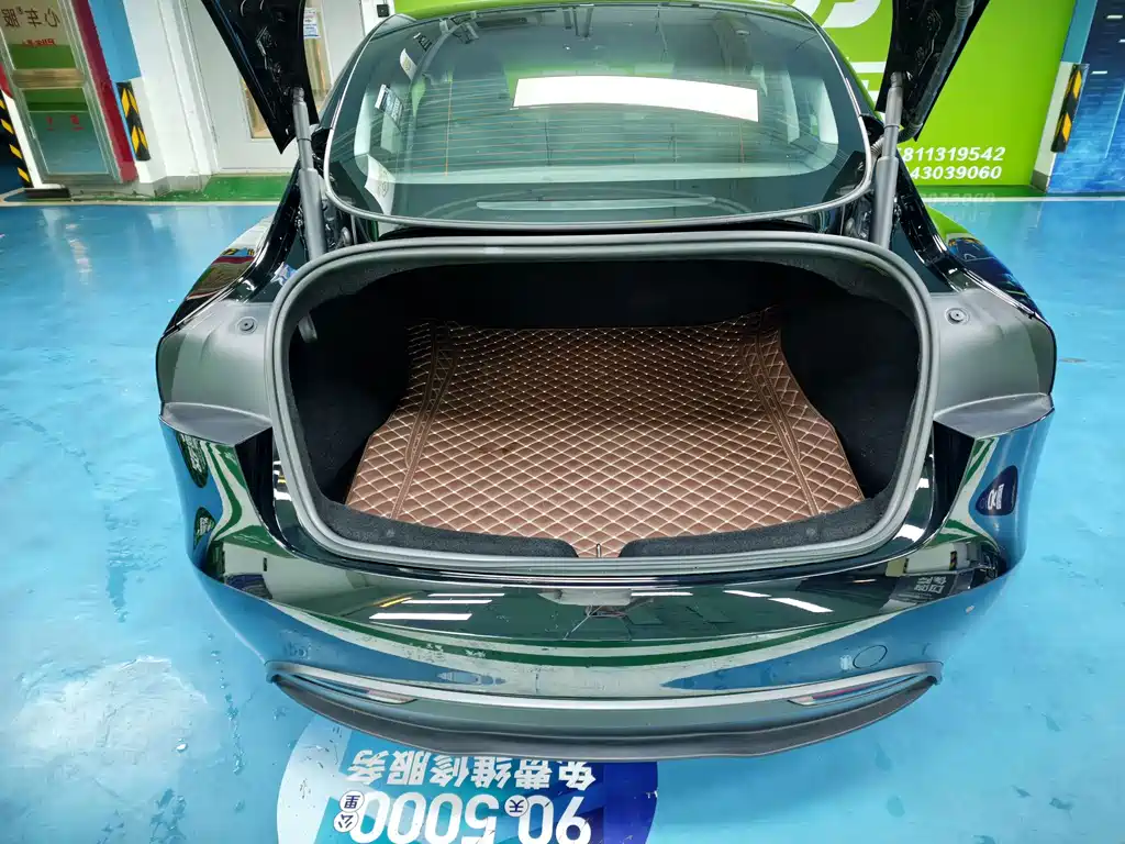 Tesla Model 3 — фото 18