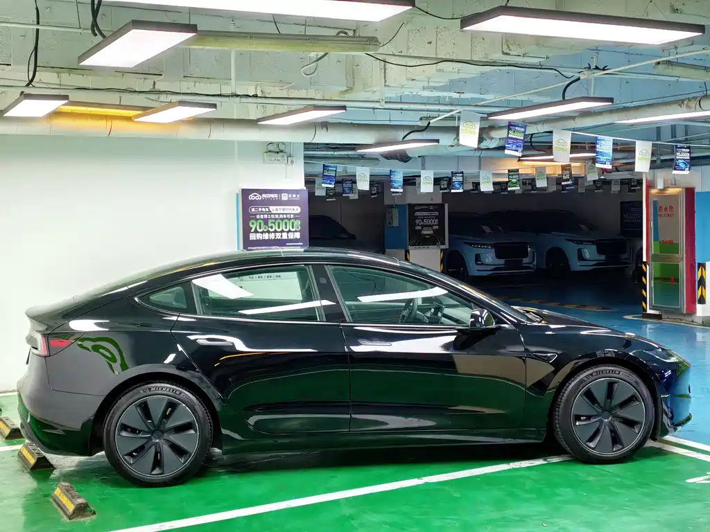 Tesla Model 3 — фото 6