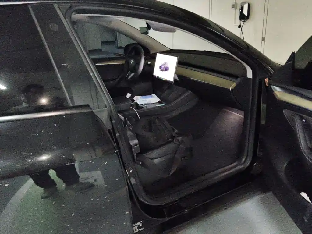Tesla Model Y — фото 18
