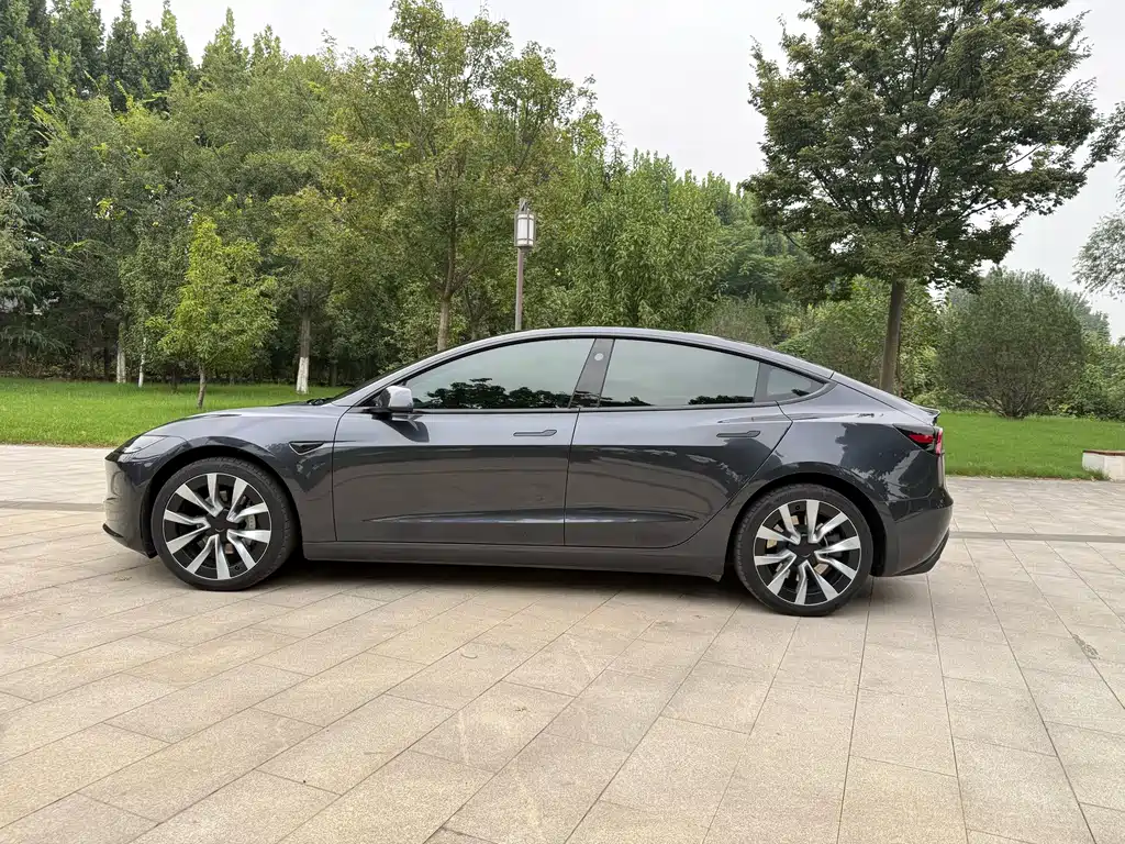 Tesla Model 3 — фото 5
