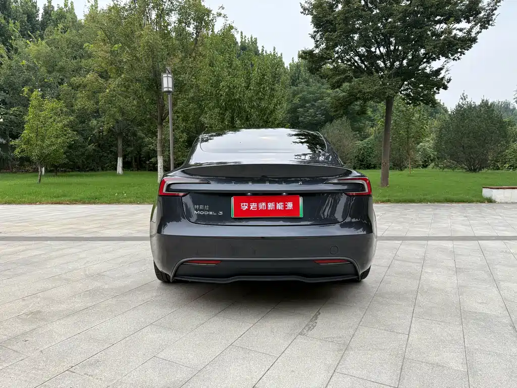 Tesla Model 3 — фото 7