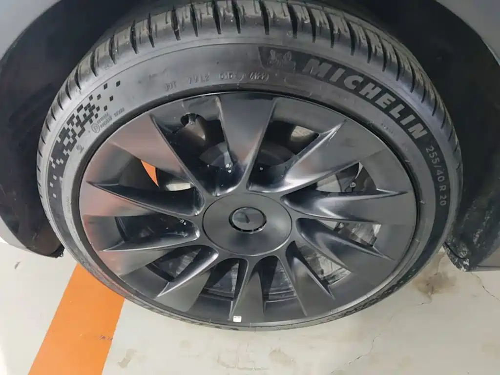 Tesla Model Y — фото 23