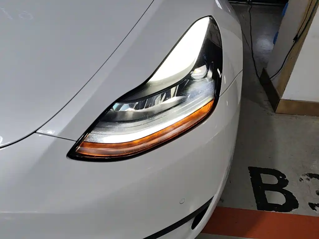 Tesla Model Y — фото 24