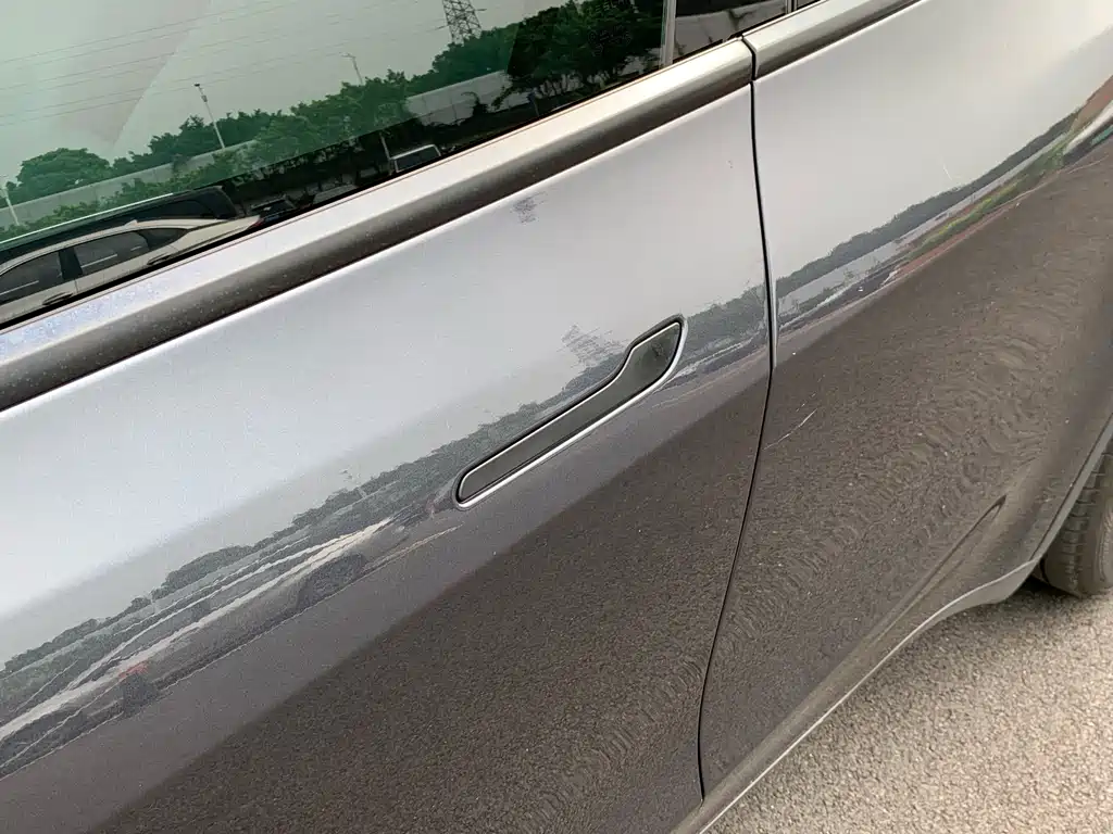 Tesla Model Y — фото 11