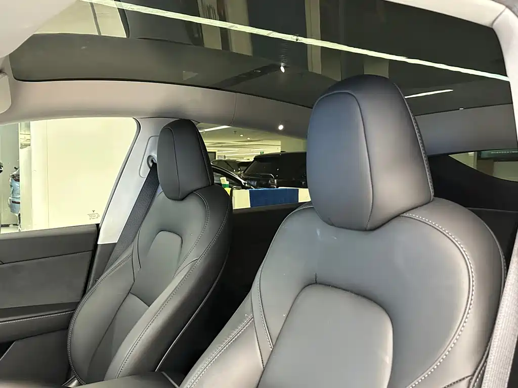 Tesla Model Y — фото 11
