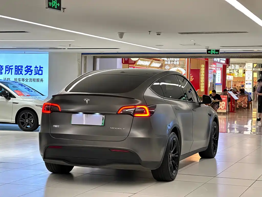 Tesla Model Y — фото 7