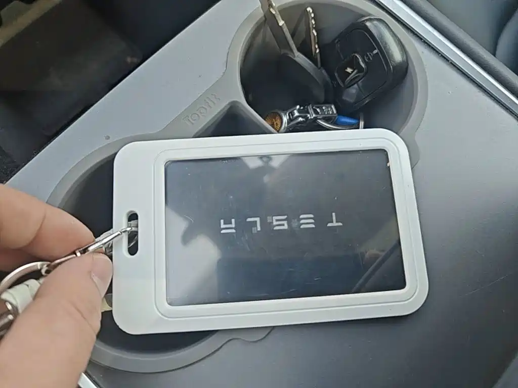 Tesla Model Y — фото 17