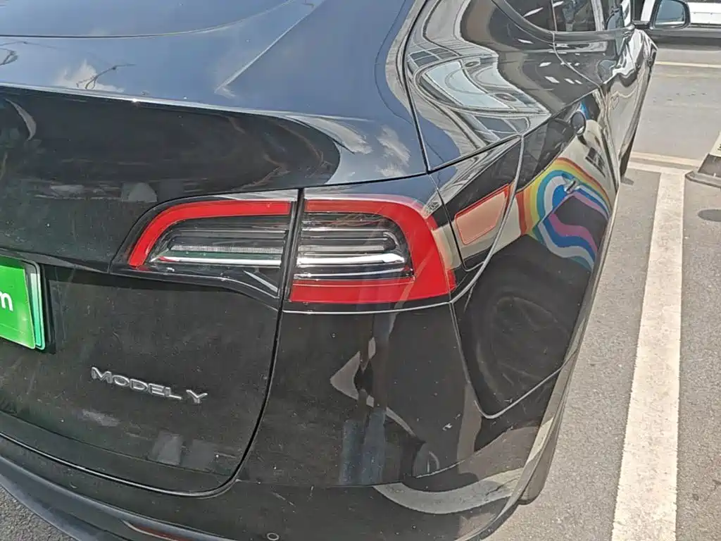 Tesla Model Y — фото 24