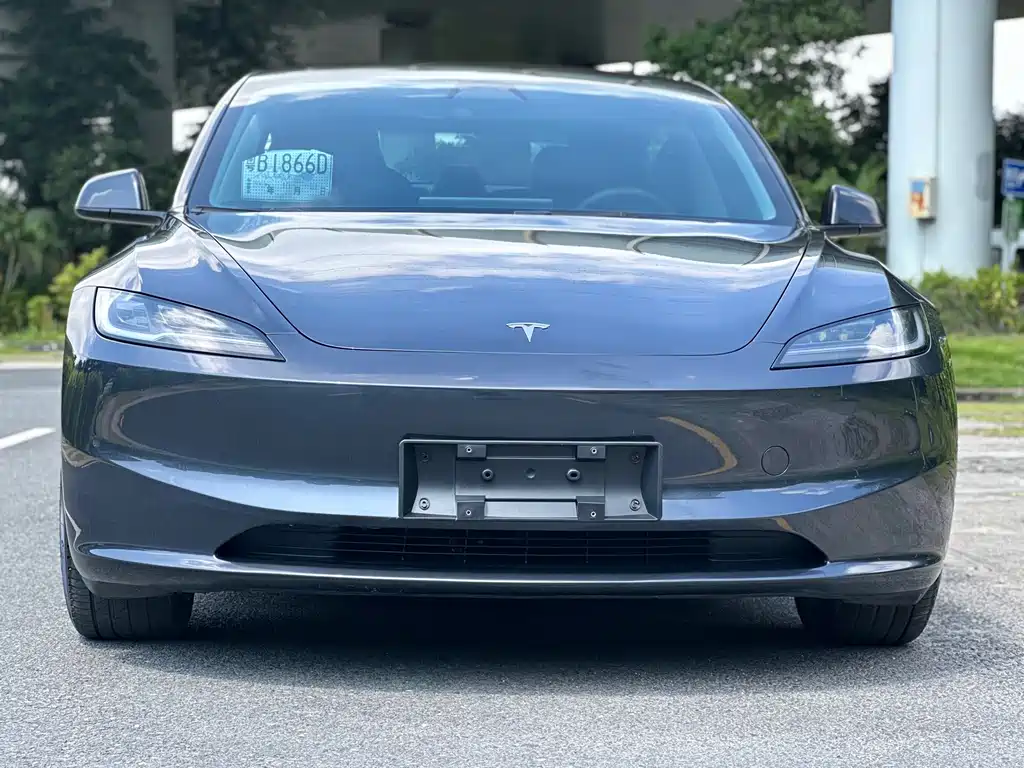 Tesla Model 3 — фото 2