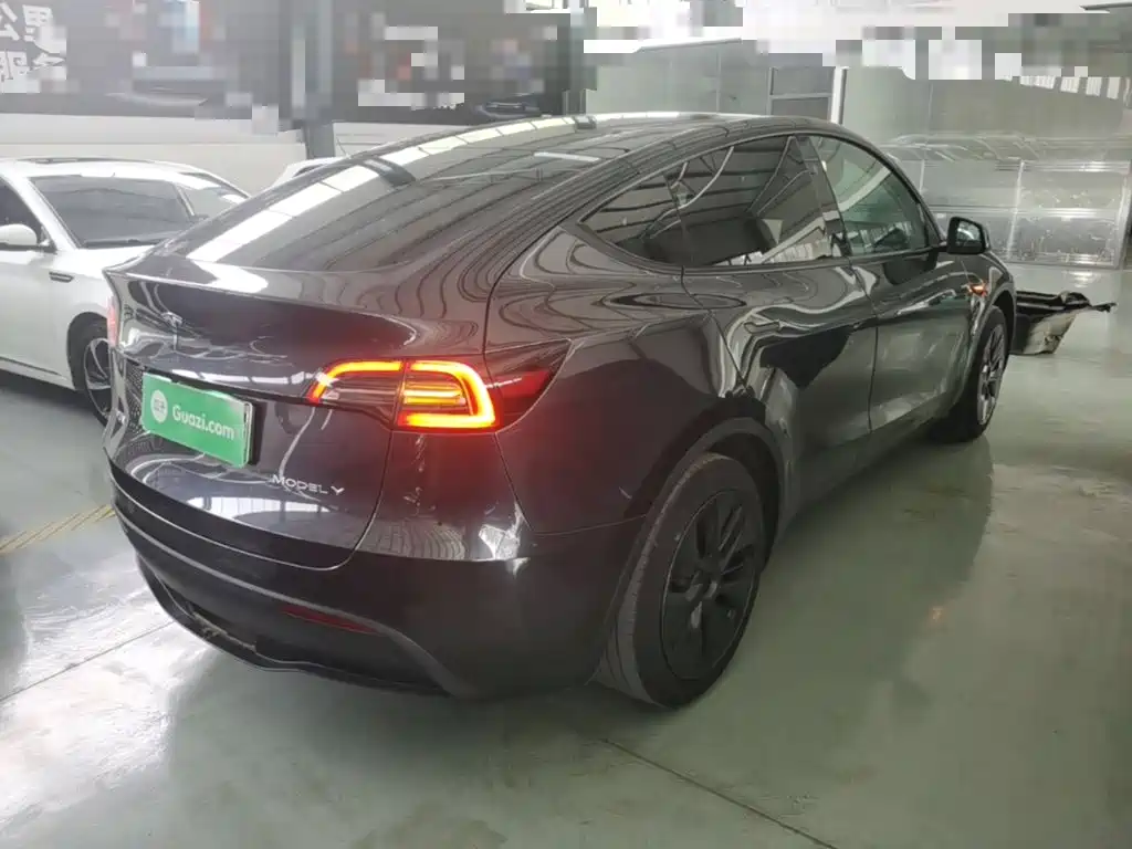 Tesla Model Y — фото 4